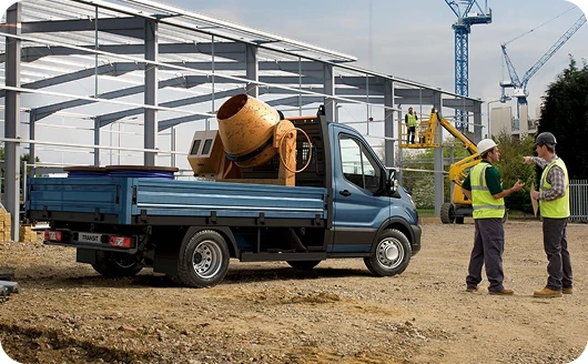 Max payload of 2,755 kg in the rear-wheel drive version