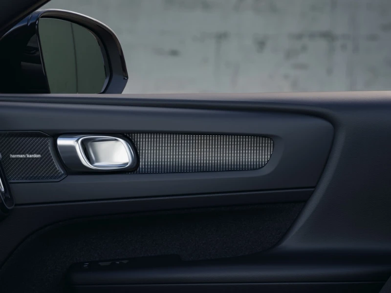 volvo ex40 interior